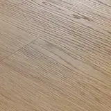 vinil pod s podlogom boje hrasta